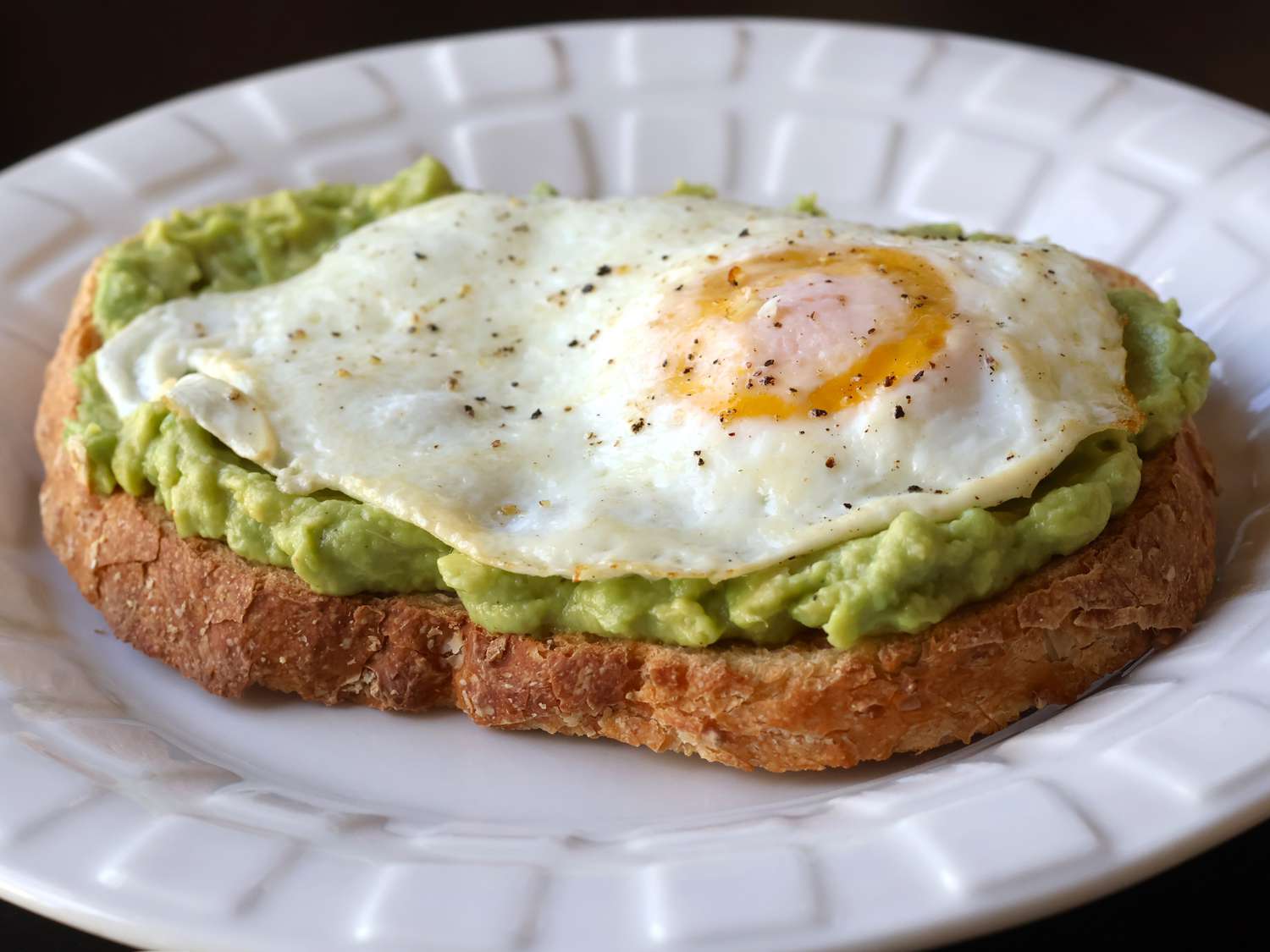 N-Avocado toast with Eggs