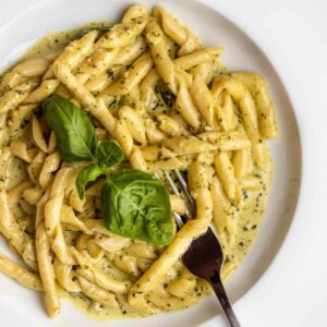 Rigatoni with creamy pesto sauce